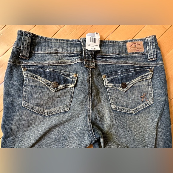 Hydraulic blue jean capris. size 13/14. - Picture 4 of 10